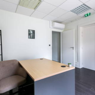 Bureau privé 10 m² 2 postes Coworking Allée de la Robertsau Strasbourg 67000 - photo 3